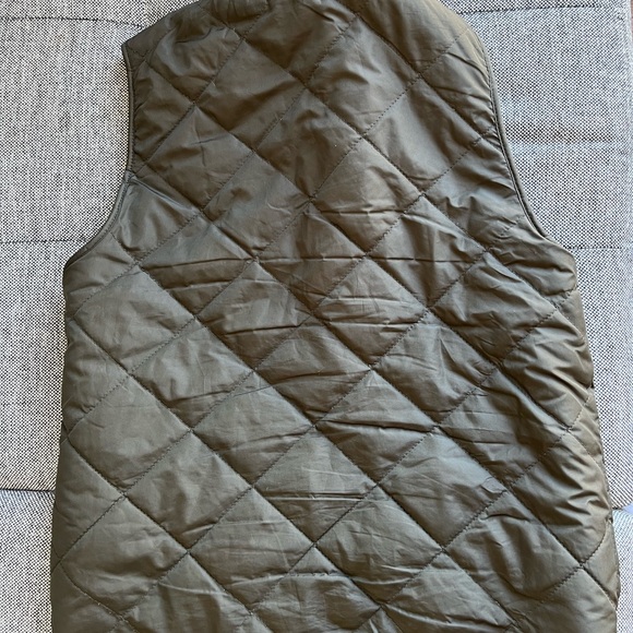 Fall Essential: Olive Green fuzzy vest - Picture 7 of 7